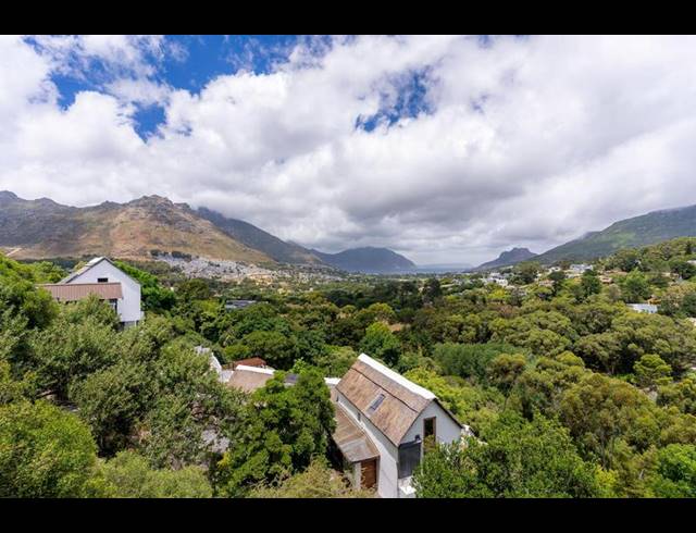 6 BEDROOM HOUSE FOR SALE IN VICTORSKLOOF